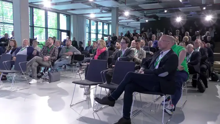 Eventfilm 11 Publikum bei einer professionellen Konferenz oder Veranstaltung in München, aufgenommen für einen Eventfilm von 3DMS Filmproduktion München.